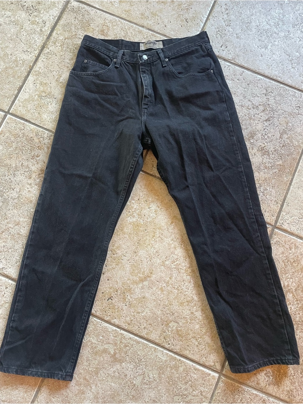 Wrangler Men’s Straight-Leg Jeans in Black